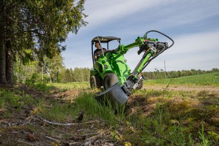 mini-digger-180-3.jpg