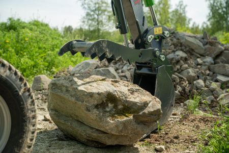 mini-digger-180-5.jpg
