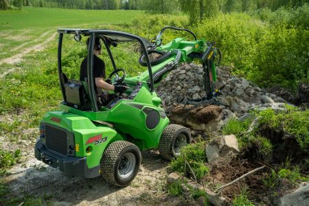 mini-digger-180-6.jpg