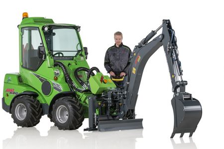 avant_kauko_ohjattava_kaivuri_backhoe_with_remote_control_web_1.jpg